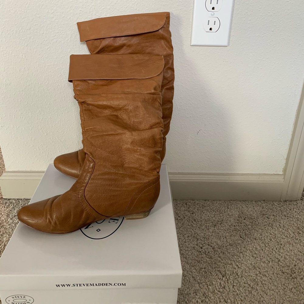 Cute flat boots